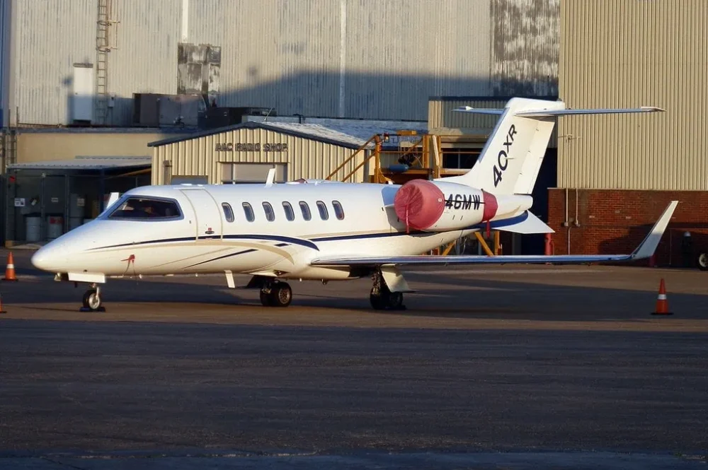 Bombardier Learjet 40